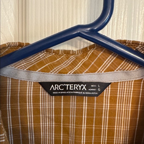Arc’teryx. men’s size large Madris style plaid short sleeved button up shirt - Picture 2 of 4